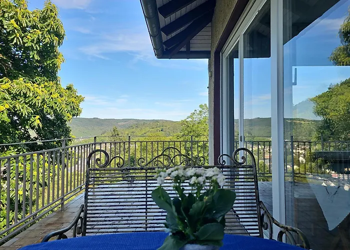 Little Rhineview Chateau
